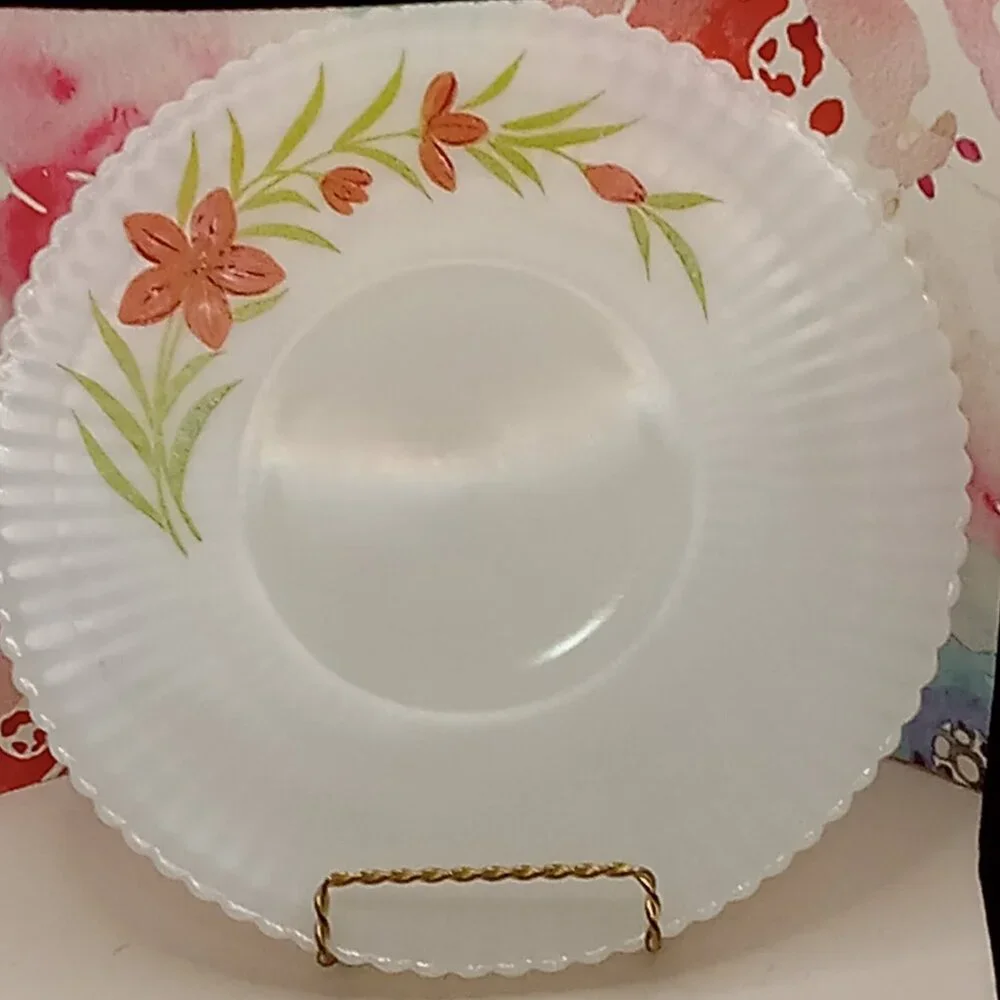 PETALWARE Milk Glass Dinner Plate Florette Pattern Vtg 11" Round - Picture 5 of 7